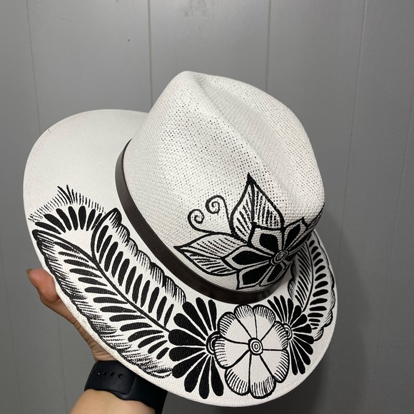 White and Black Floral Wide Brim Hat - Picture 3 of 4